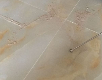 集美瓷砖空鼓维修公司分享粘合剂选择不当在瓷砖铺贴过程中可能导致以下问题